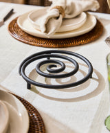 WHIRL METAL TRIVET IN IRON