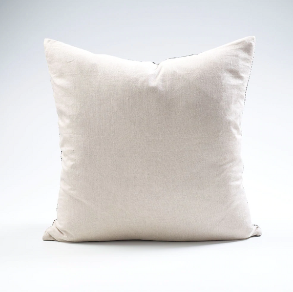 VIGARE LARGE TEXTURED LINEN CUSHION