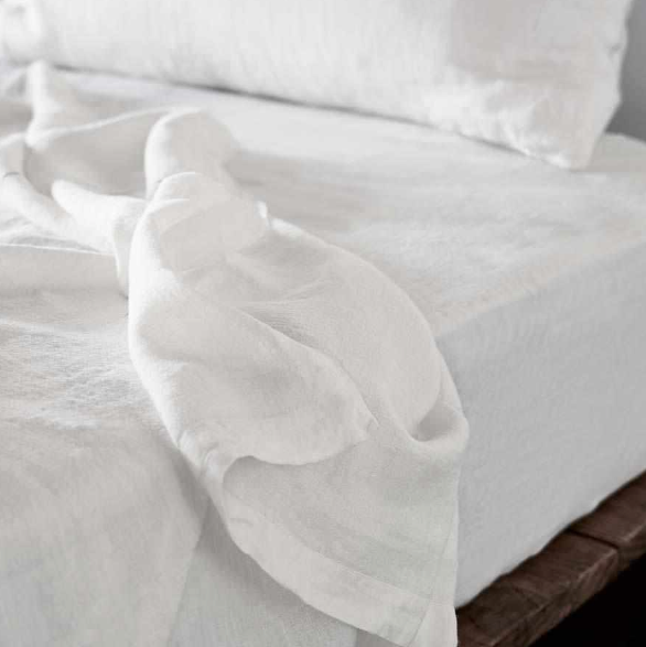 FINE FRENCH LINEN SHEETS IN SNOW