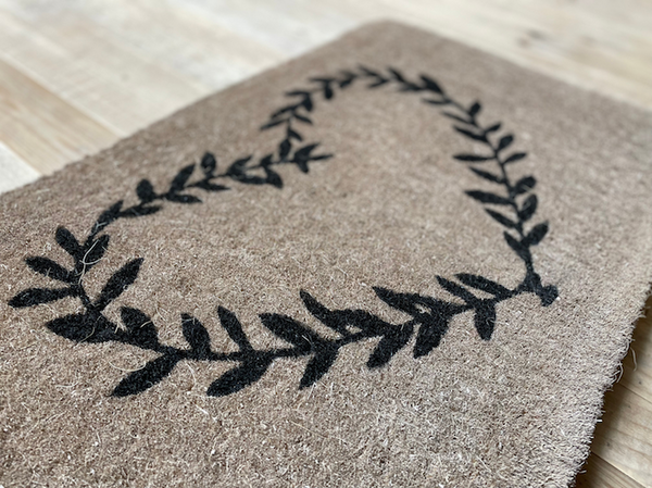 HEART WREATH NATURAL COIR DOORMAT IN BLACK AND WASHED GREY